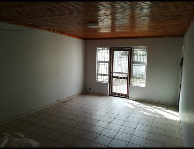 3 BEDROOM HOUSE FOR SALE IN SUMMER GREENS